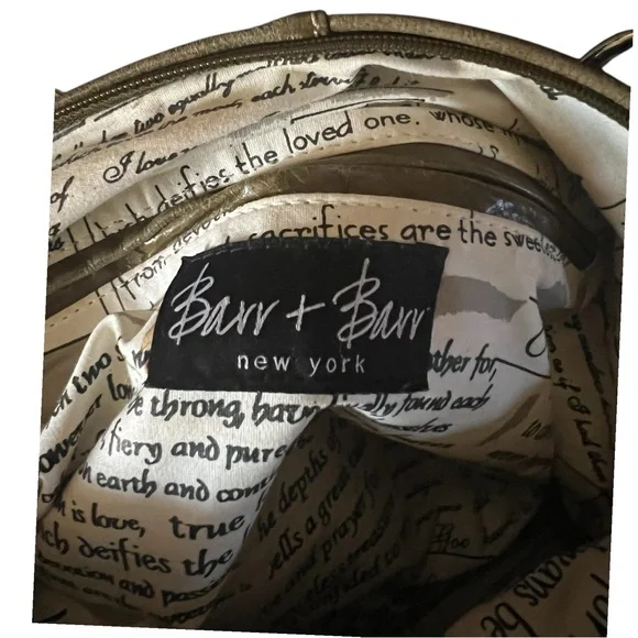 Barr & Barr Genuine Olive Green Leather Crossbody Shoulder Bag. Very subtle. - Picture 8 of 10